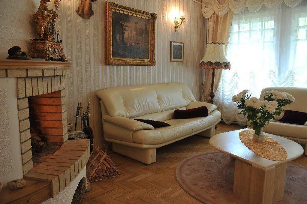 Villa Leonardo Ventspils Exteriör bild