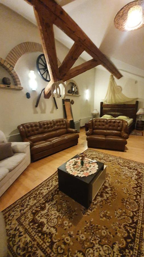 Villa Leonardo Ventspils Exteriör bild