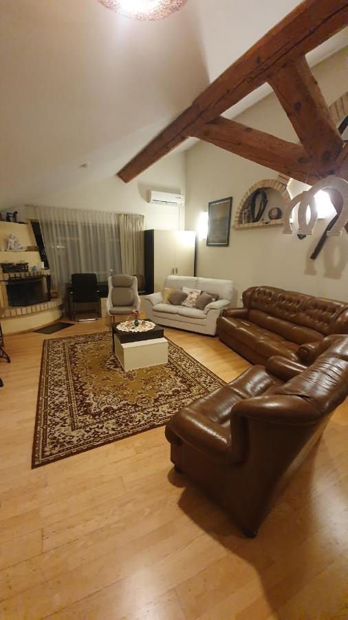 Villa Leonardo Ventspils Exteriör bild